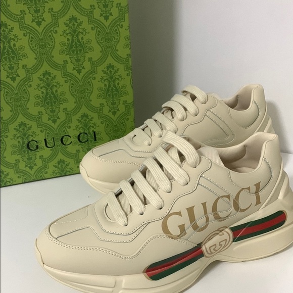 Gucci Cream Sneakers with Gold Logo - Picture 1 of 4